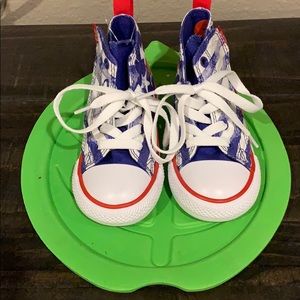 Toddler girl converse, size 7.